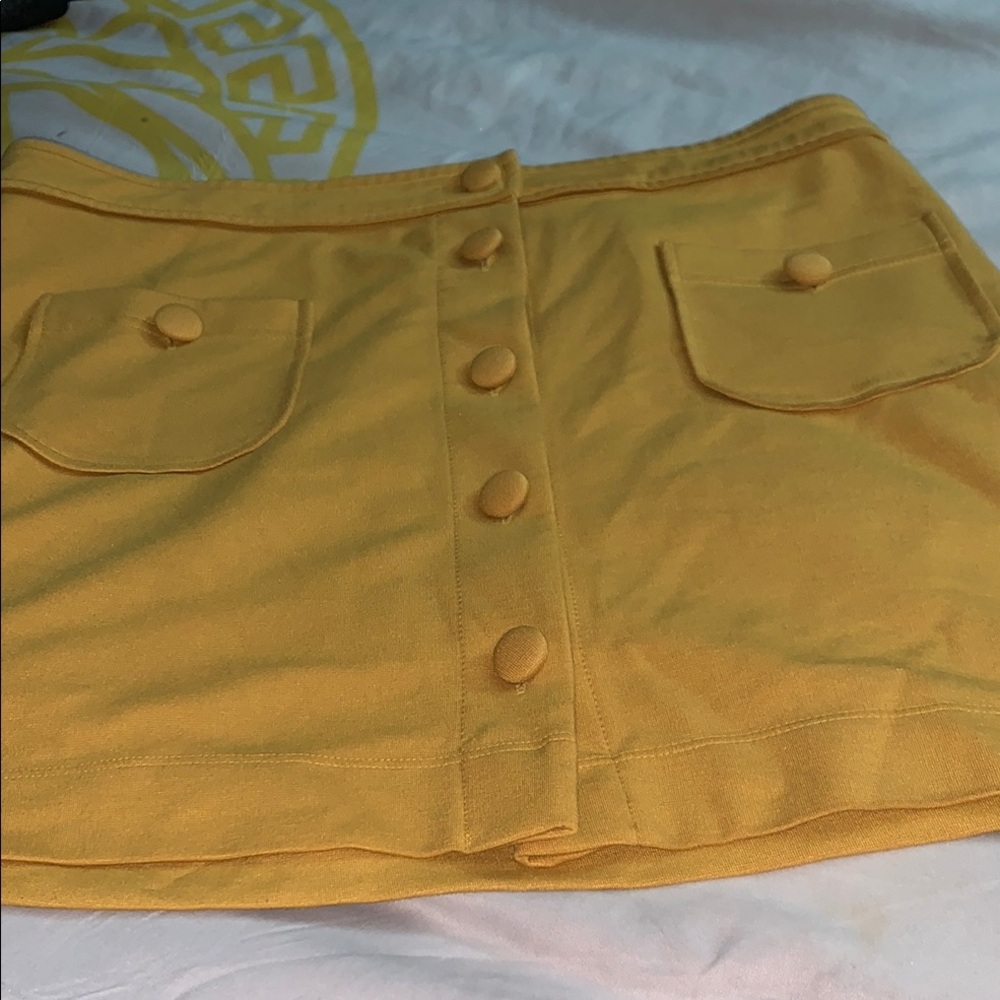 GAP Yellow Mini Cargo Skirt for Casual Wear